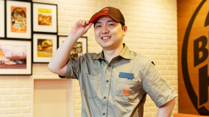 M.K.さん正面笑顔の様子